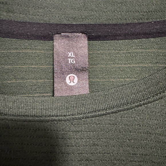 Lululemon Athletica Men’s License to Train shirt. Size XL - Picture 10 of 10